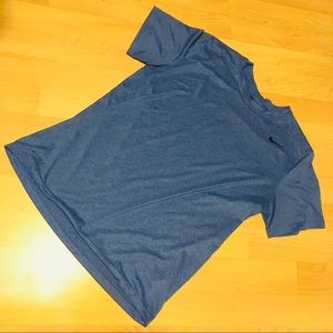Large Nike drifit tee